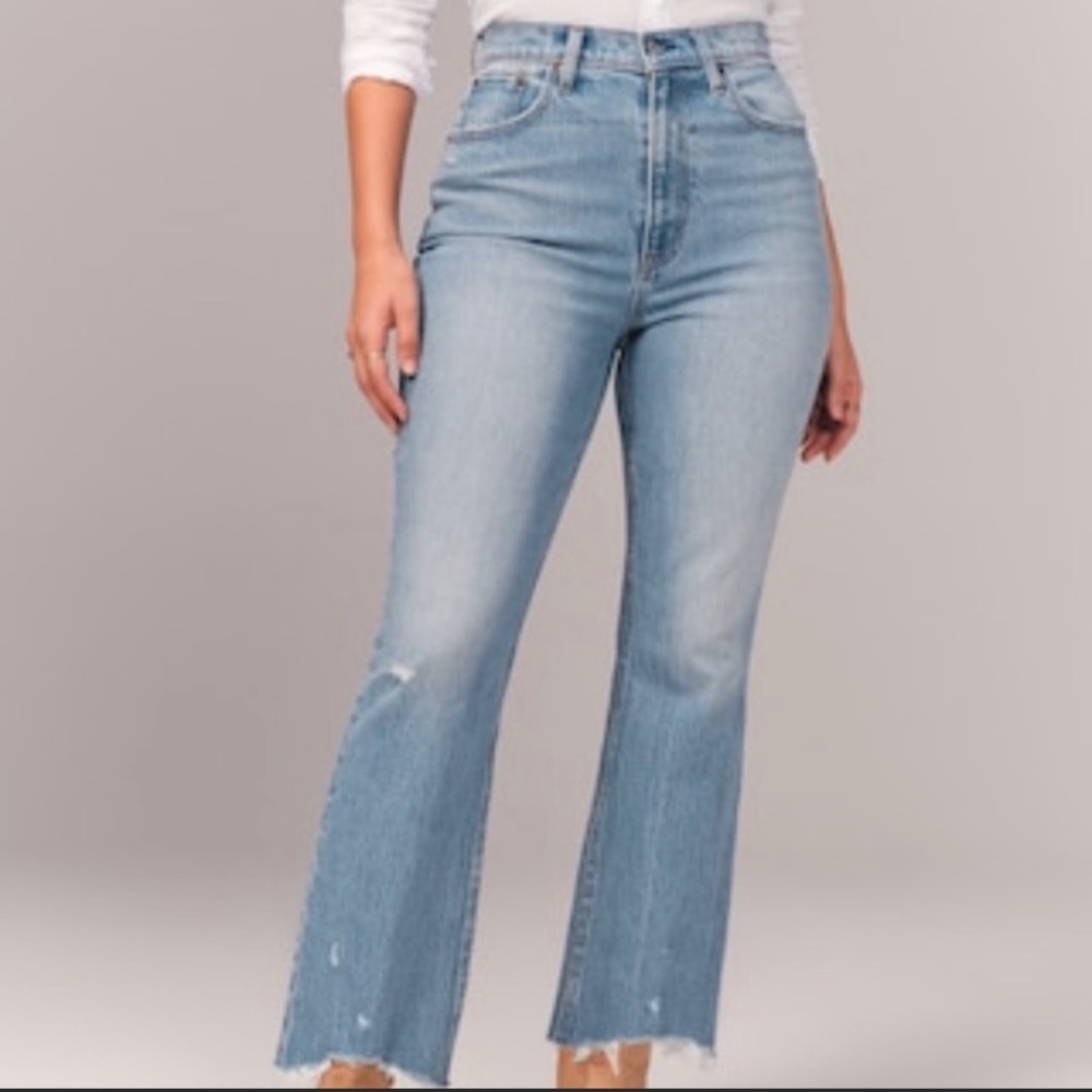 Abercrombie and Fitch Ultra High Rise Kick Flare Jeans Women’s Size 6